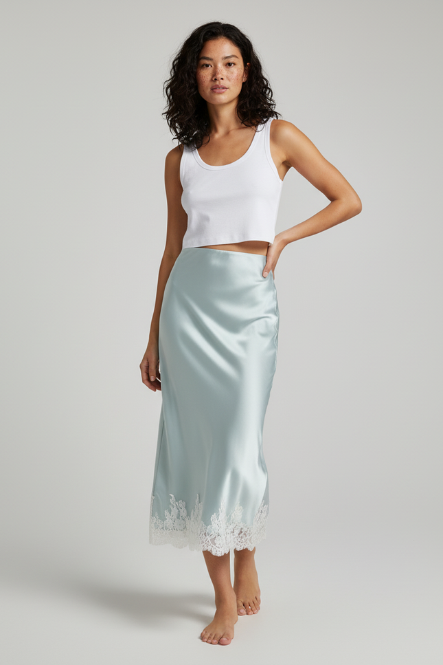 Jupe Satin Céladon Dentelle Élégante