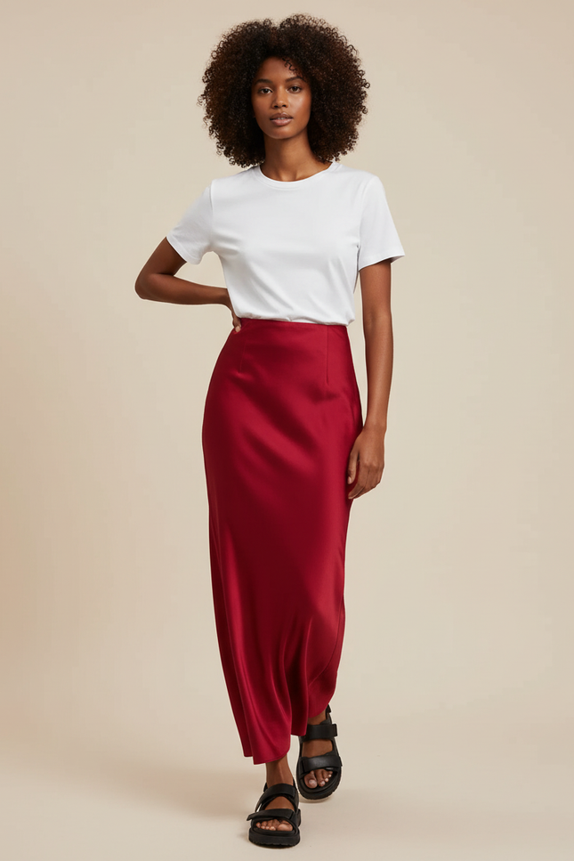 Jupe Satin Rouge Fluide Élégante