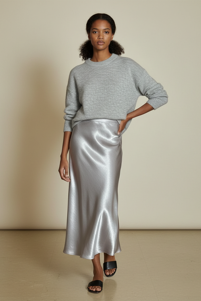 Jupe Satin Argentée Fluide Élégante