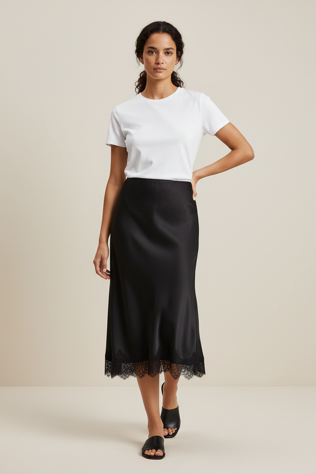 Jupe Satin Noire Dentelle Élégante Sophistiquée