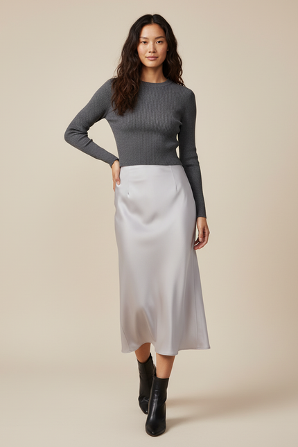 Jupe Satin Gris Clair Fluide Élégante