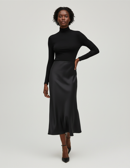 Jupe Satin Noire Fluide Élégante Intemporelle