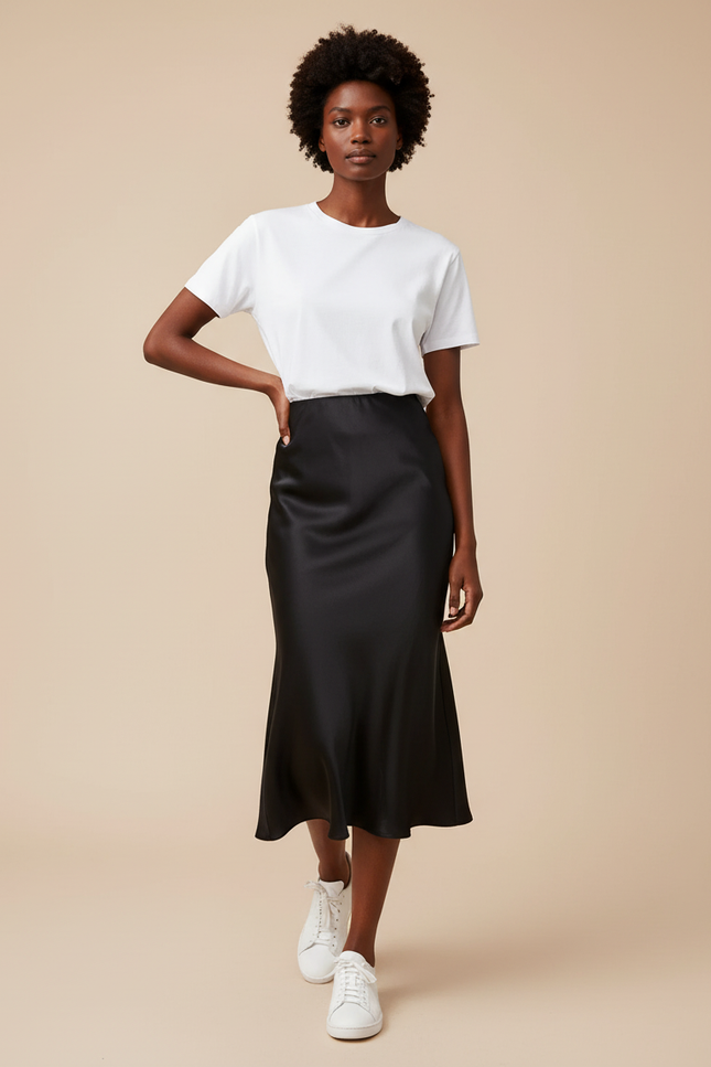 Jupe Satin Noire Fluide Élégante Subtile