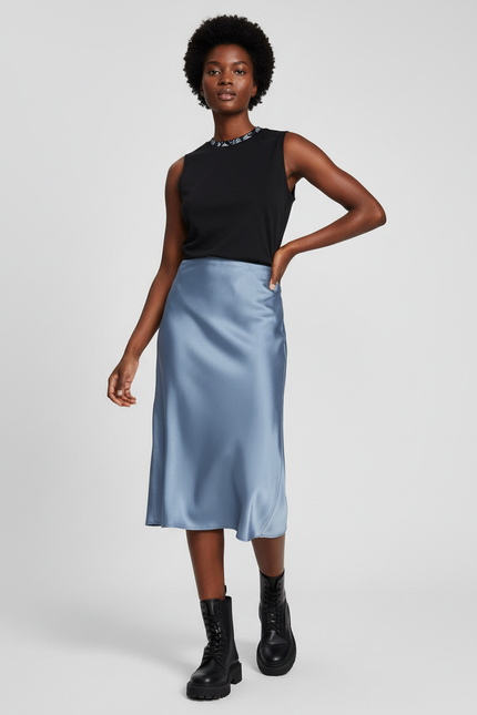 Jupe Satin Bleu Poudré Fluide Élégante