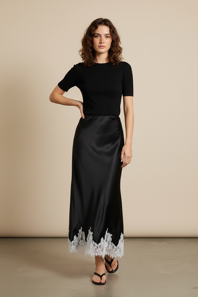 Jupe Satin Noire Dentelle Élégante Raffinée