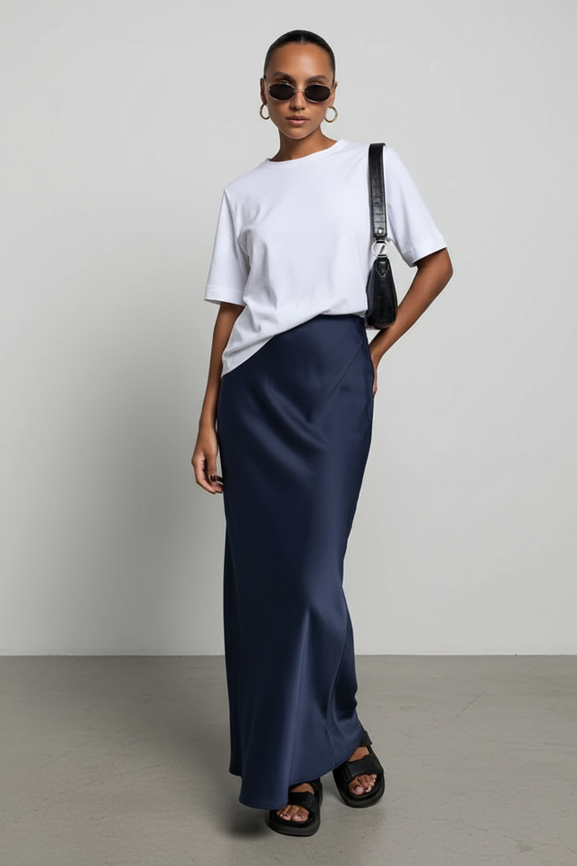 Jupe Satin Bleu Marine Fluide Chic