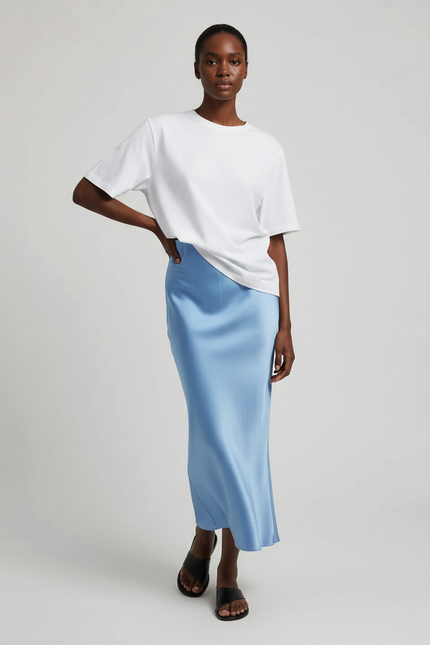Jupe Satin Fluide Bleue Élégante