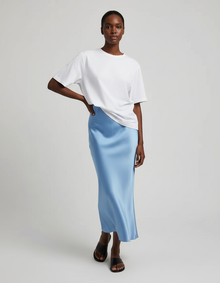 Jupe Satin Fluide Bleue Élégante