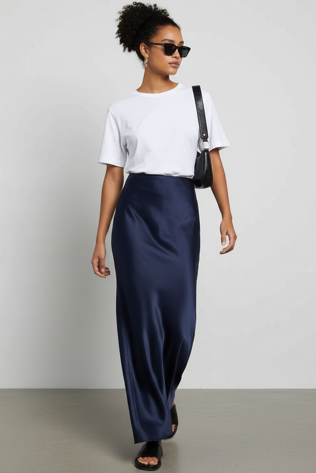 Jupe Satin Fluide Bleu Marine Élégante