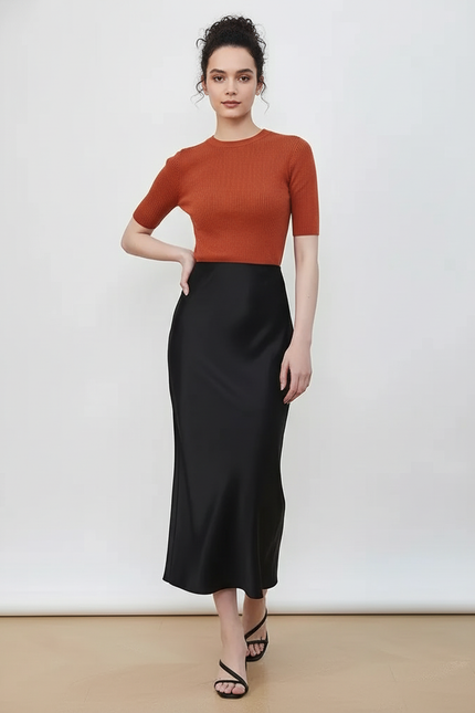 Jupe Satin Noire Fluide Élégante