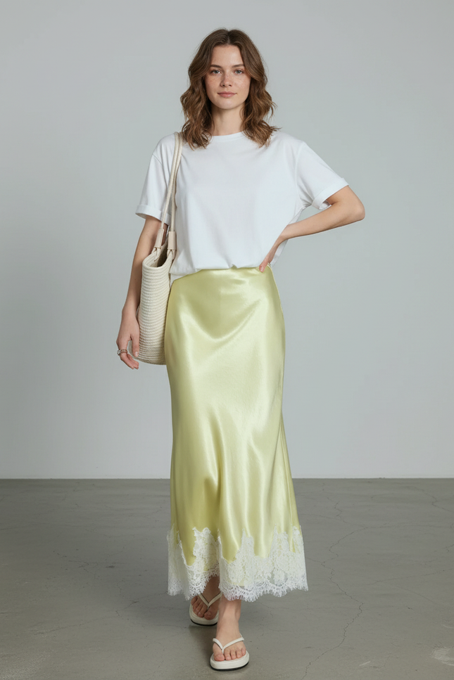 Jupe Satin Vert Pâle Dentelle Élégante