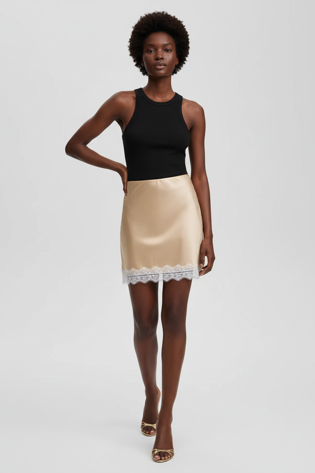 Jupe Satin Beige Dentelle Élégante