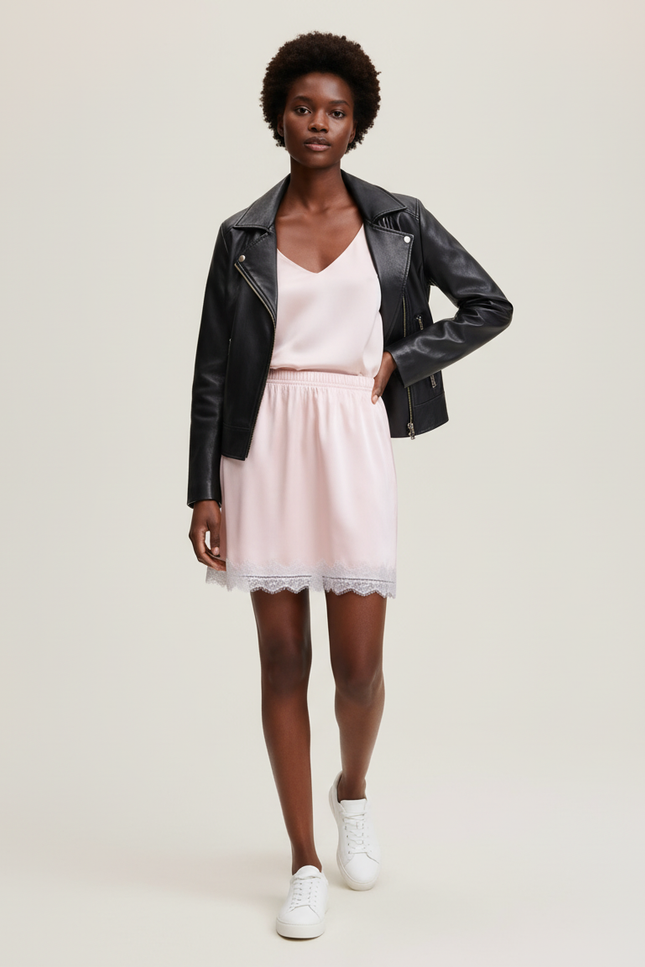 Jupe Satin Rose Élégante Bordure Dentelle