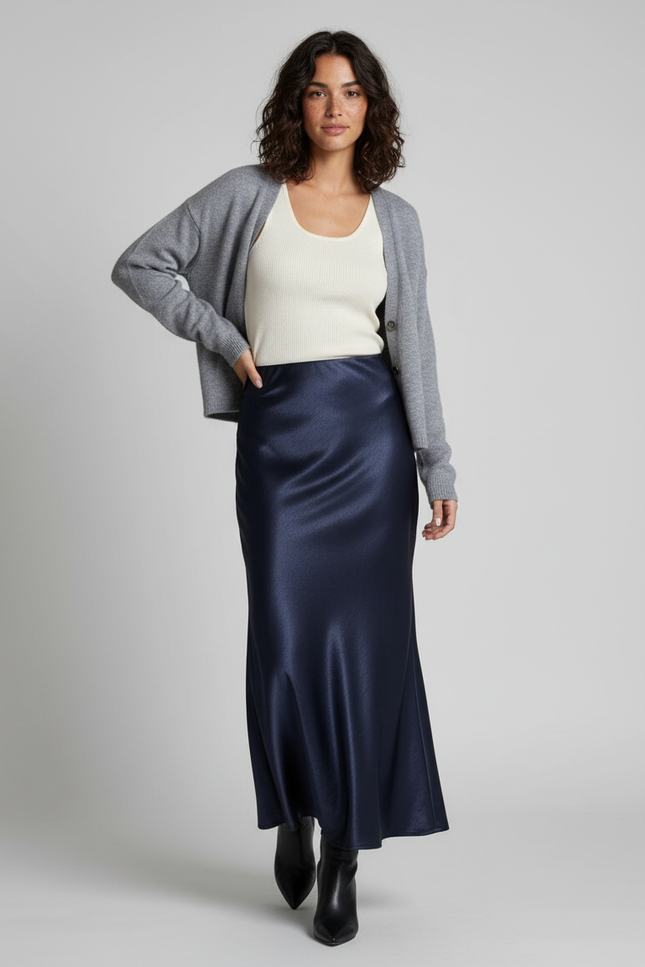 Jupe Satin Bleu Marine Fluide Élégante Profonde