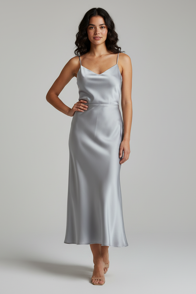 Jupe Satin Argentée Fluide Élégante Lumineuse