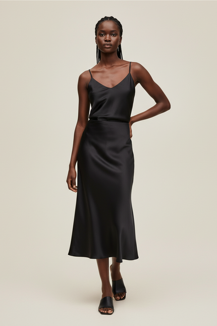 Jupe Satin Noire Fluide Élégante Raffinée