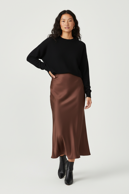 Jupe Satin Marron Fluide Élégante