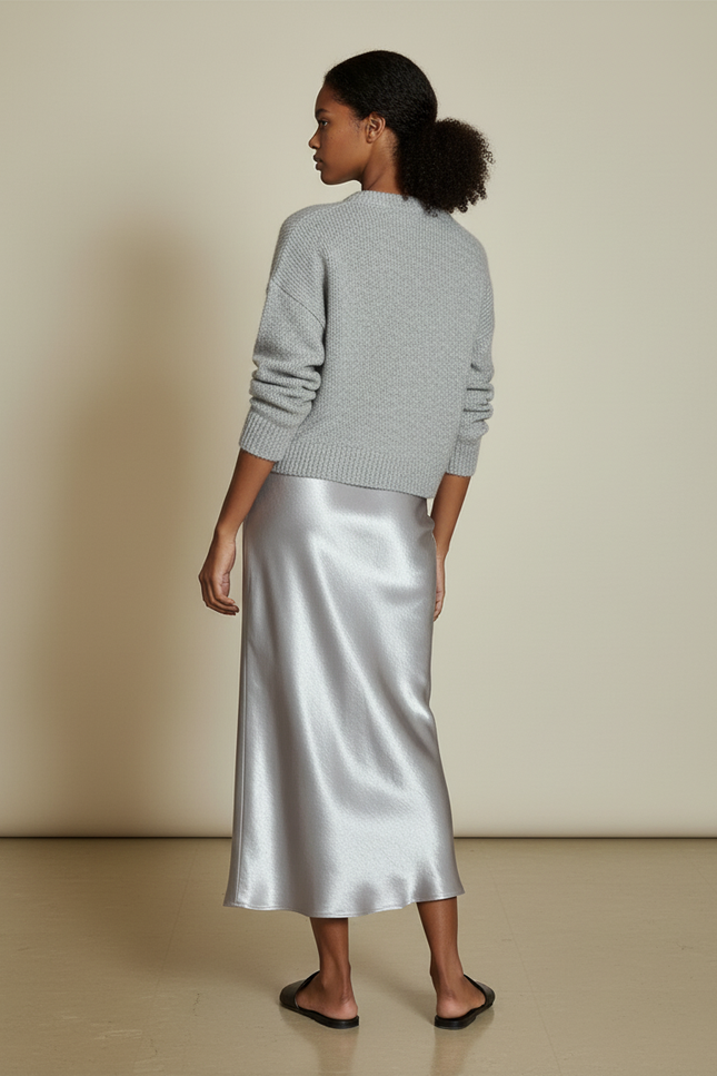 Jupe Satin Argentée Fluide Élégante