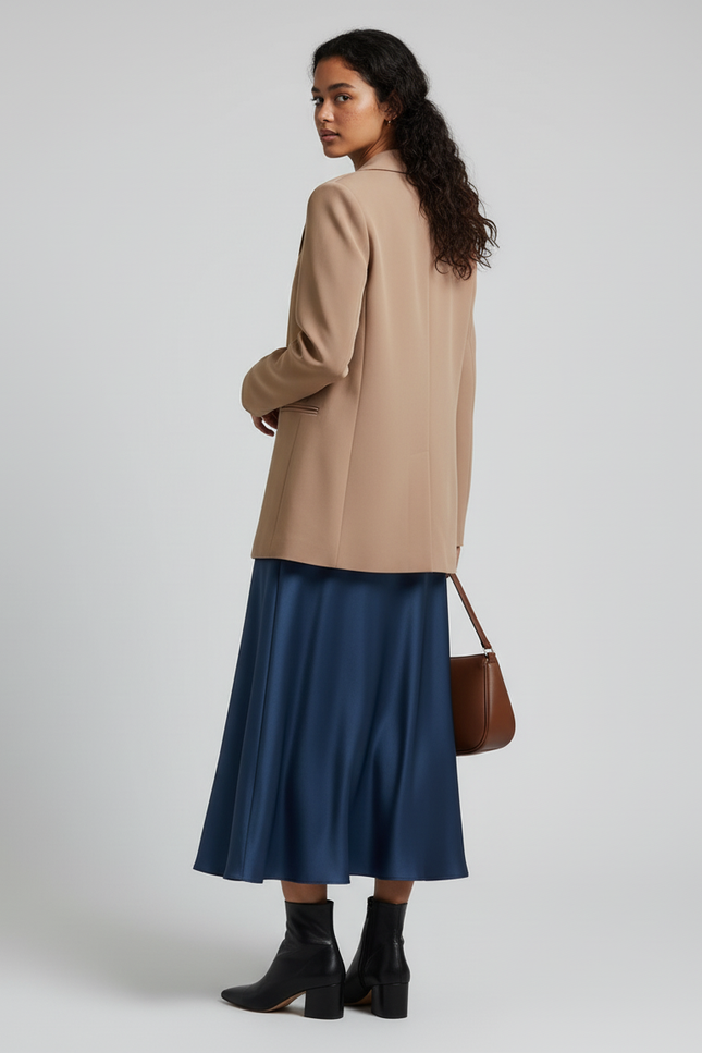 Jupe Satin Bleue Fluide Élégante