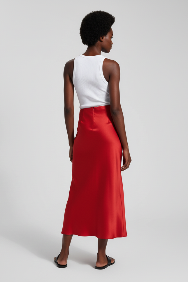 Jupe Satin Rouge Fluide Élégante Audacieuse