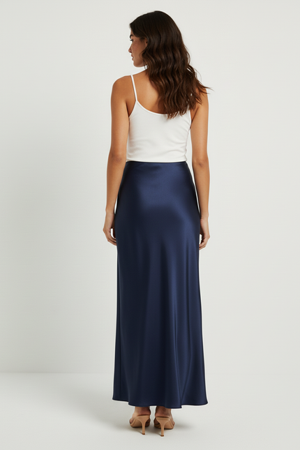 Jupe Satin Bleu Marine Fluide Élégante