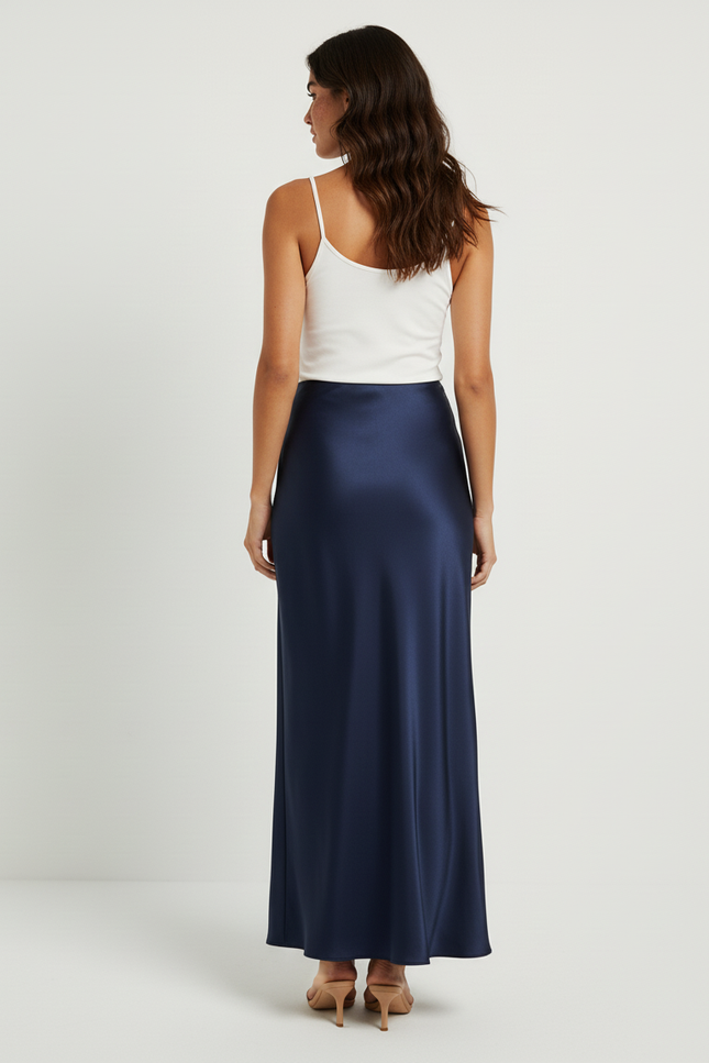 Jupe Satin Bleu Marine Fluide Élégante