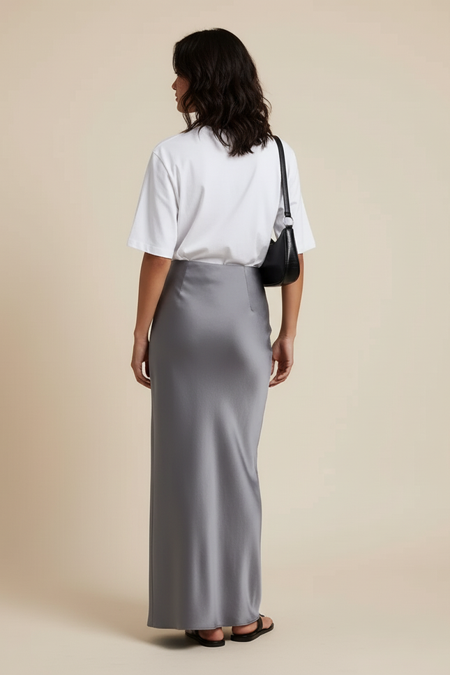 Jupe Satin Grise Fluide Élégante Minimaliste