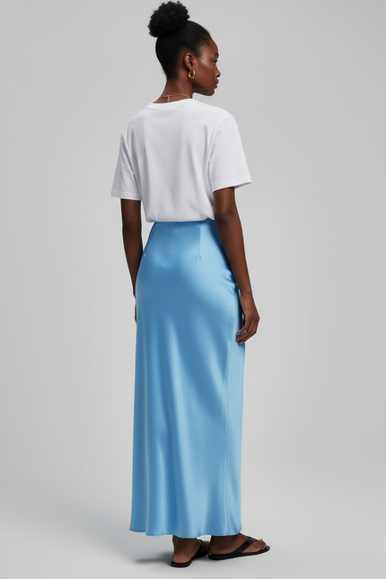 Jupe Satin Bleue Ciel Fluide Élégante