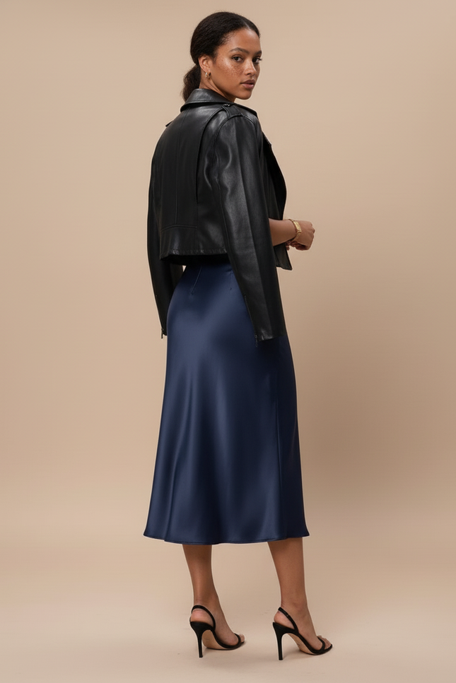 Jupe Satin Bleue Marine Fluide Élégante