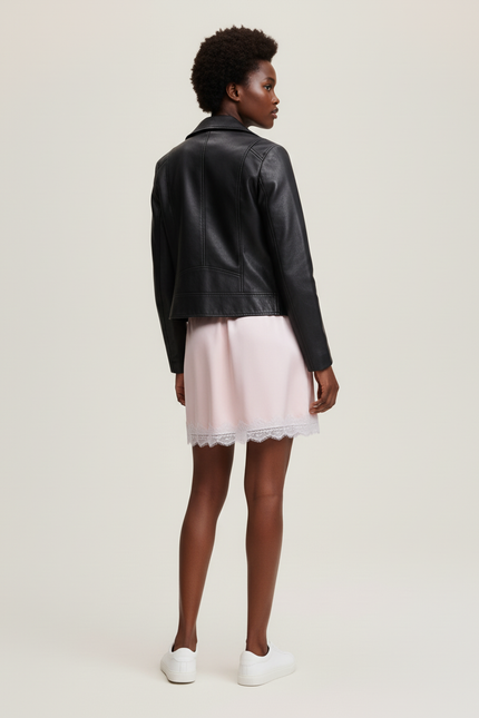 Jupe Satin Rose Élégante Bordure Dentelle