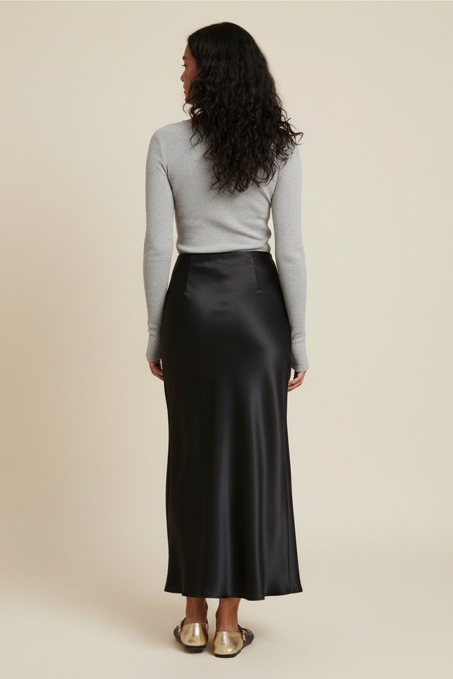Jupe Satin Noire Fluide Élégante Tendance