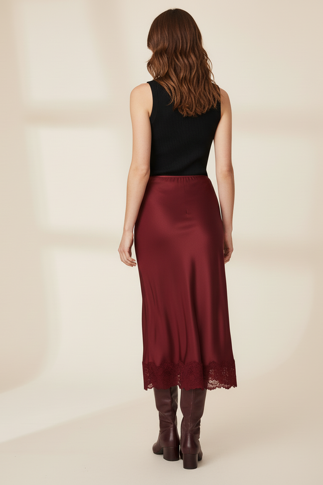 Jupe Satin Bordeaux Dentelle Élégante