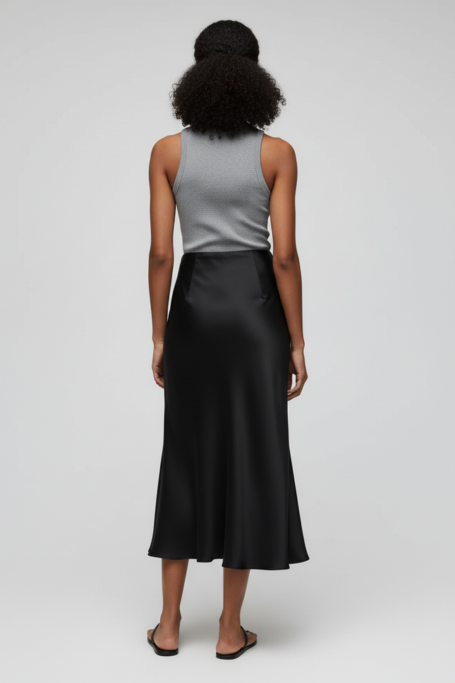 Jupe Satin Noire Fluide Élégante Charismatique