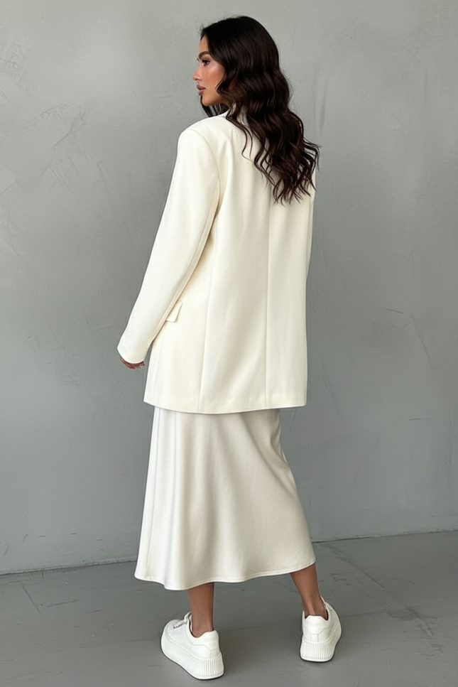 Jupe Satin Crème Fluide Élégante Douce Lumineuse