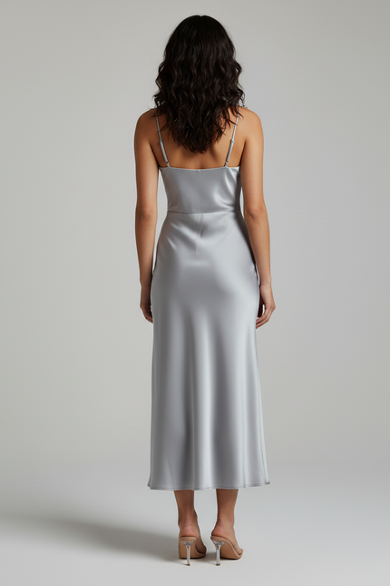 Jupe Satin Argentée Fluide Élégante Lumineuse